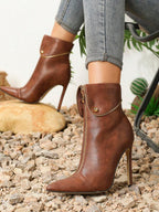 Adriana Heel